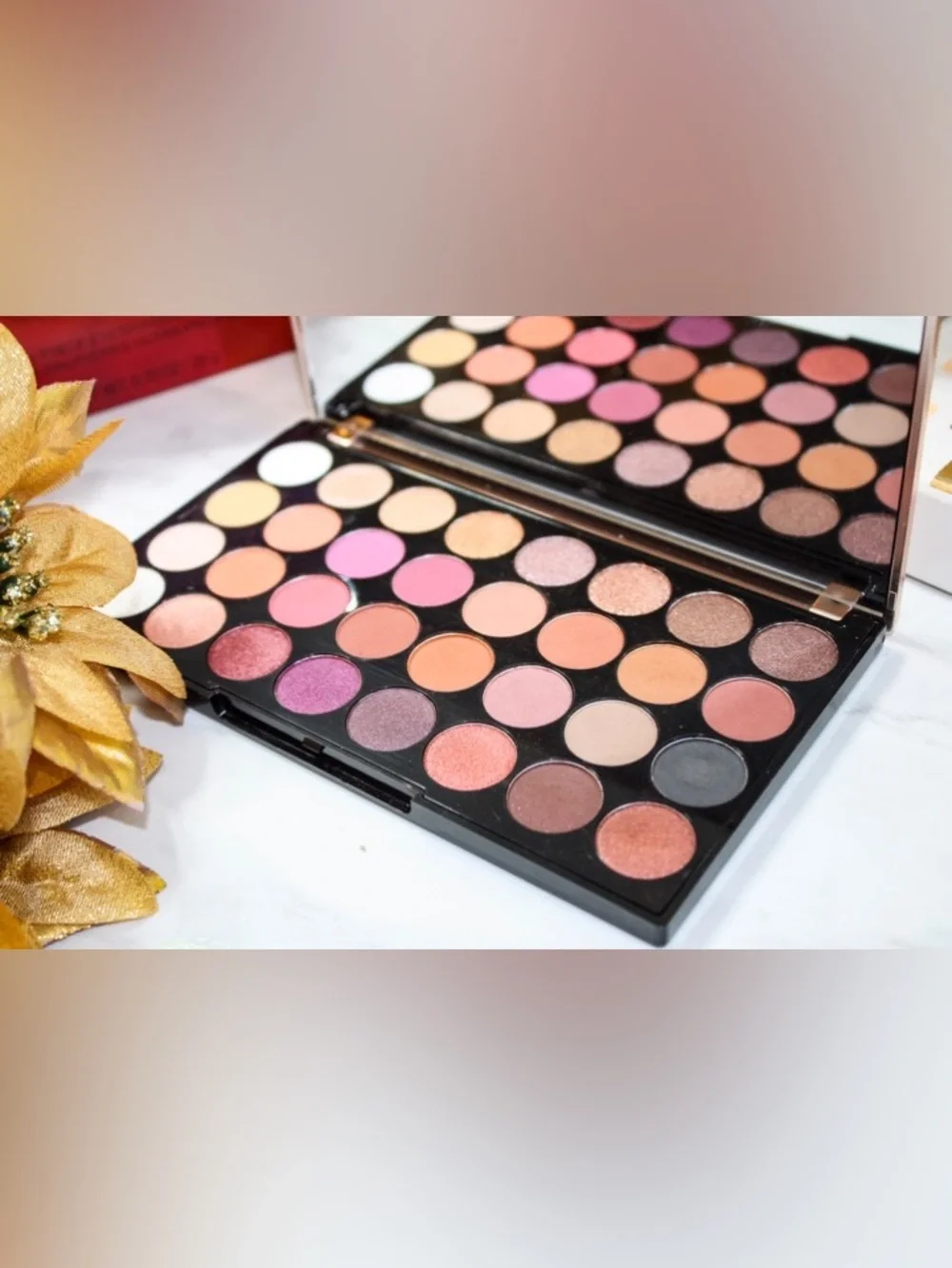 NIB Makeup Revolution Flawless 4 Eyeshadow Palette